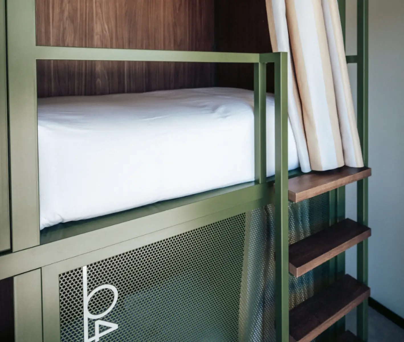 Lit en dortoir femme - Hotel Jost Montpellier